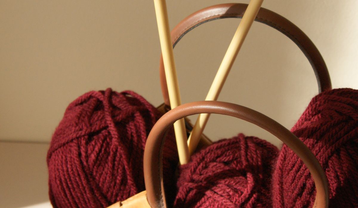 How to Choose Yarn for Knitted Garments